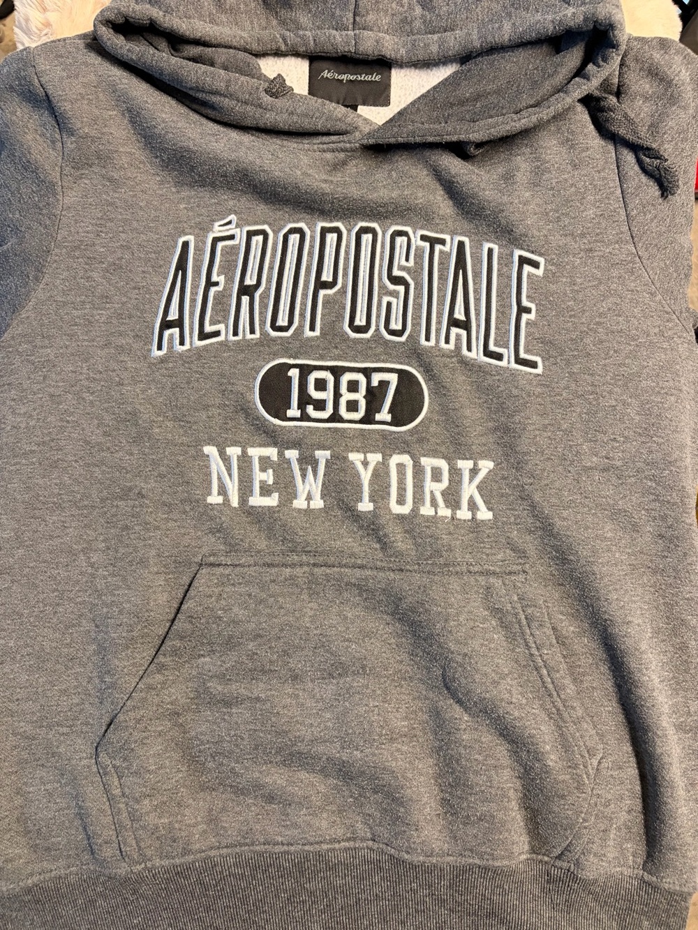 Aeropostale Vintage Gray Hoodie with '1987 New York' Logo